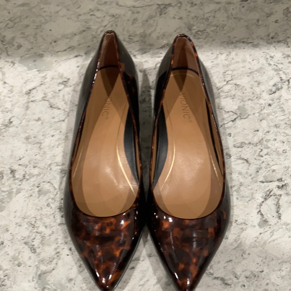 Vionic Tortoise Shell Flats